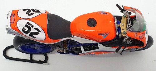Minichamps 1/12 Scale 122 021252 - Ducati 998 F 01 WSB 2002 James Toseland - Picture 4 of 6