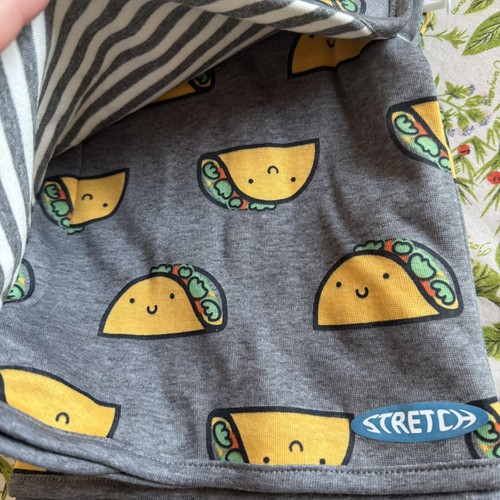 Gerber® Baby Neutral Tacos Reversible 30"x40" Grey & White Stretch Baby Blanket - Picture 6 of 6