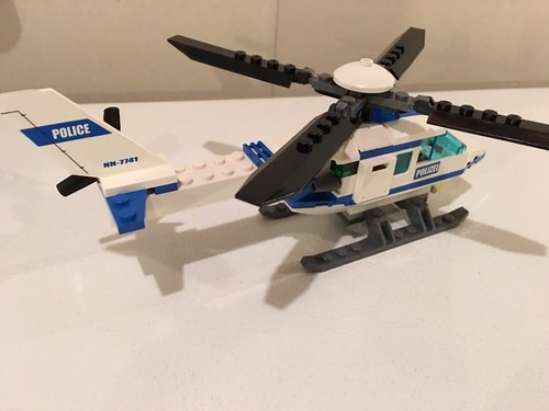 Lego City Police Helicopter #7741 - Retired - Near Complete w/ Sticker Sheet - Picture 7 of 10