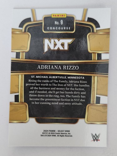 2024 Panini Select WWE - CONCOURSE #9 ADRIANA RIZZO (RC) ROOKIE - Foto 2 di 2