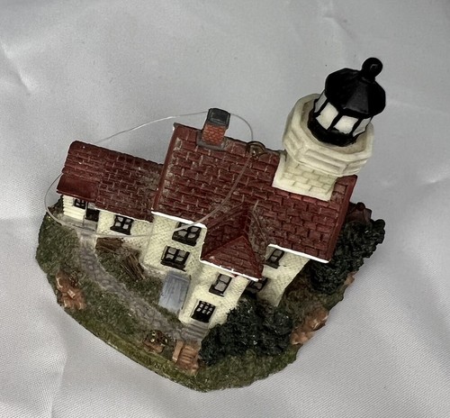 Harbour Lights Grand Traverse Lighthouse Figurine 1990s Country lakehouse - Picture 3 of 9