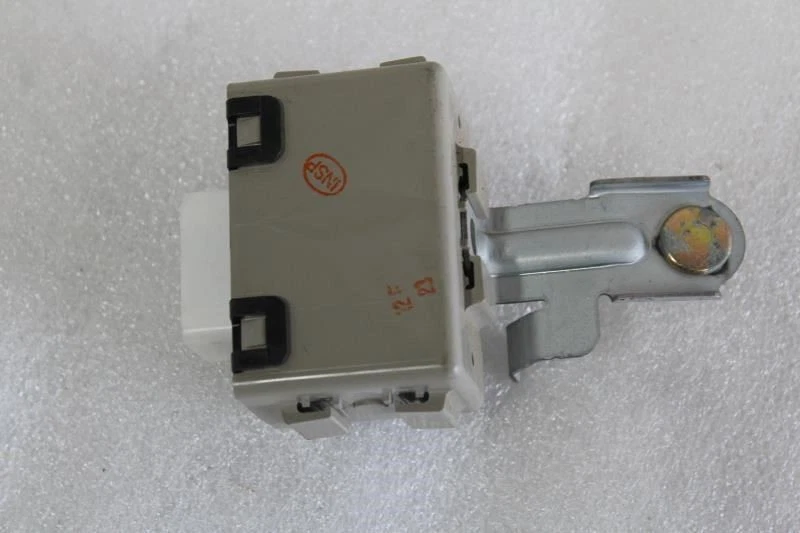 2001 2002 2003 2004 2005 2006 2007 TOYOTA SEQUOIA БУКСИРОВКИ КОНВЕРТЕР МОДУЛЬ - Изображение 2 из 4