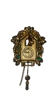CLASSIC  1940s VINTAGE SIGNED CORO 4” GOLD TONE FIGURAL CUCKOO CLOCK FUR CLIP