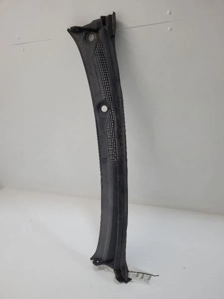 Painel de ventilação capô Chevrolet Sonic 2013-2020 - Imagem 2 de 4