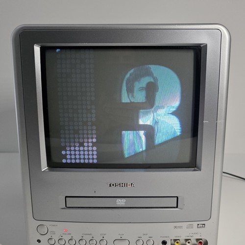 TOSHIBA MD9DP1 TV/DVD COMBINATION TELEVISION RETRO TV 9" NO REMOTE - Picture 13 of 15