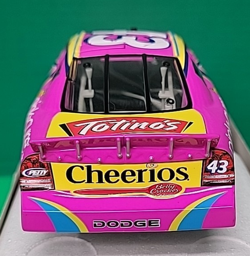 2008 Bobby Labonte #43 Cheerios / Susan G. Komen Pink Together 1:24 - Picture 8 of 9
