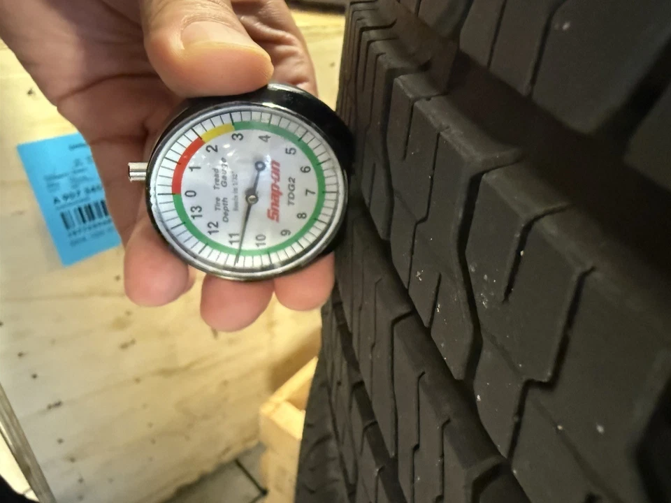 Neumáticos Ford F-150 2024 XLT, Goodyear 275/60/20 WRANGLER TERRITORY HT Foto 3 de 4