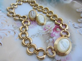 Vintage MONET Chunky Gold Tone Chain & Faux MOP Necklace & Clip Earrings SET