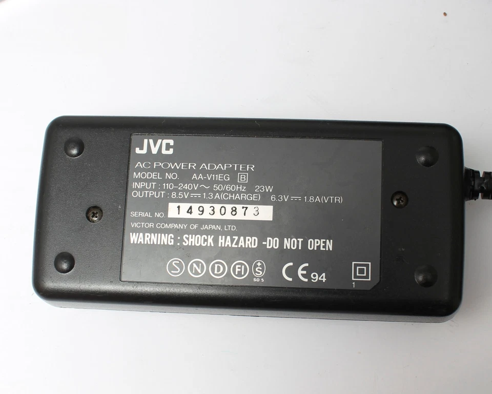 JVC GR-AX210EG Compact VHS Camcorder 12x Zoom. Getestet!  Nr.1897 - Bild 4 von 4
