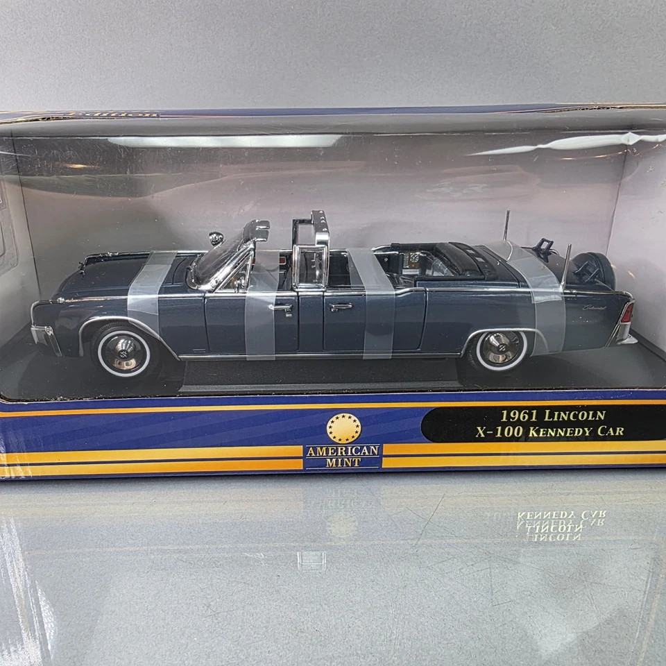 American Mint 1:24 1961 Lincoln X-100 Kennedy Car Presidential Royal Blue NEW - Image 3 of 4
