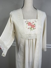 Vintage Shadowline Nightgown Womens Medium Embroidered Flowers Nylon Lace