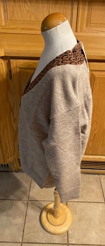 Women's Exclusive XL Sweater Cardigan V-Neck Button Down Leopard Collar Acrylic - Picture 12 of 12
