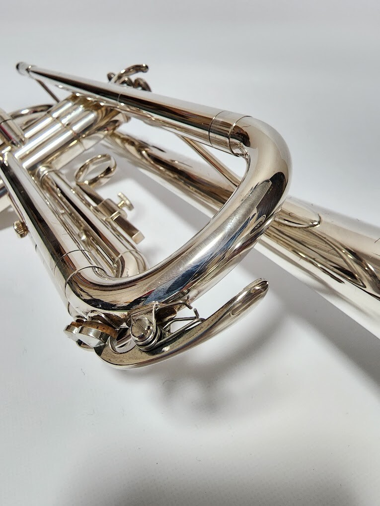 YAMAHA YTR-2320ES Trumpet Silver with HardCase Musical