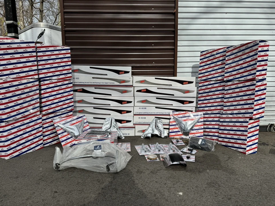 HONDA GOLDWING GL1800-F6B Lighted Saddlebag Accents 45-1833 Fits 2012-2017 1800 - Image 2 of 2