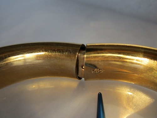 ANTIQUE STAR HALLMARKED ROLLED GOLD CHASED BANGLE BRACELET MONOGRAMMED “EWR" - Picture 8 of 23