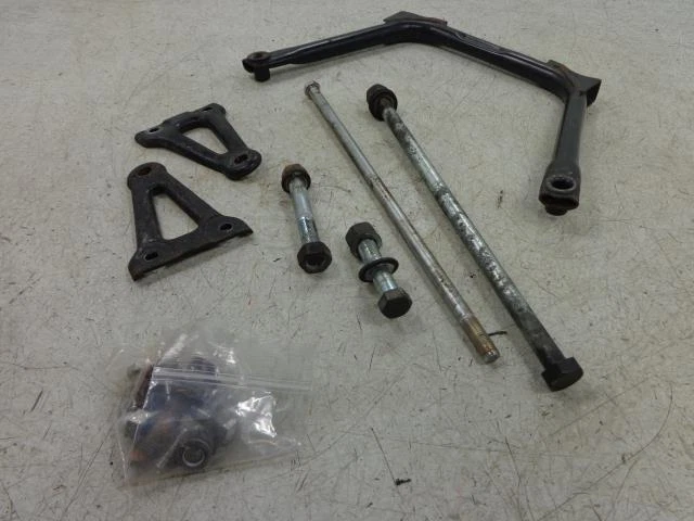 1985 1986 Honda Goldwing GL1200 MOTOR MOUNT BRACKET BOLTS ENGINE
