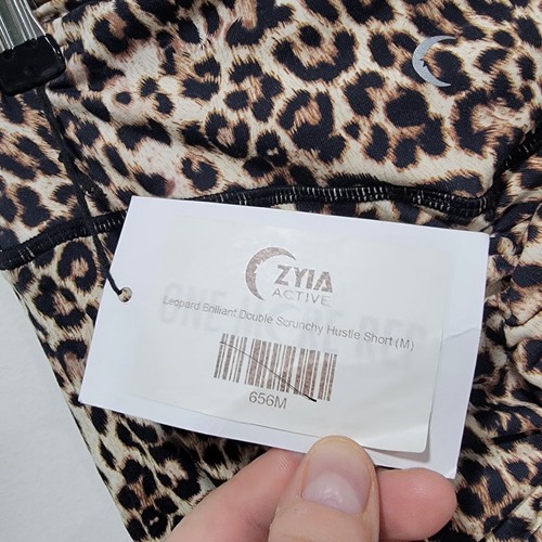 Zyia Active Brilliant Double Scrunchy Leopard Animal Print Hustle Shorts Gr. M - Bild 5 von 9