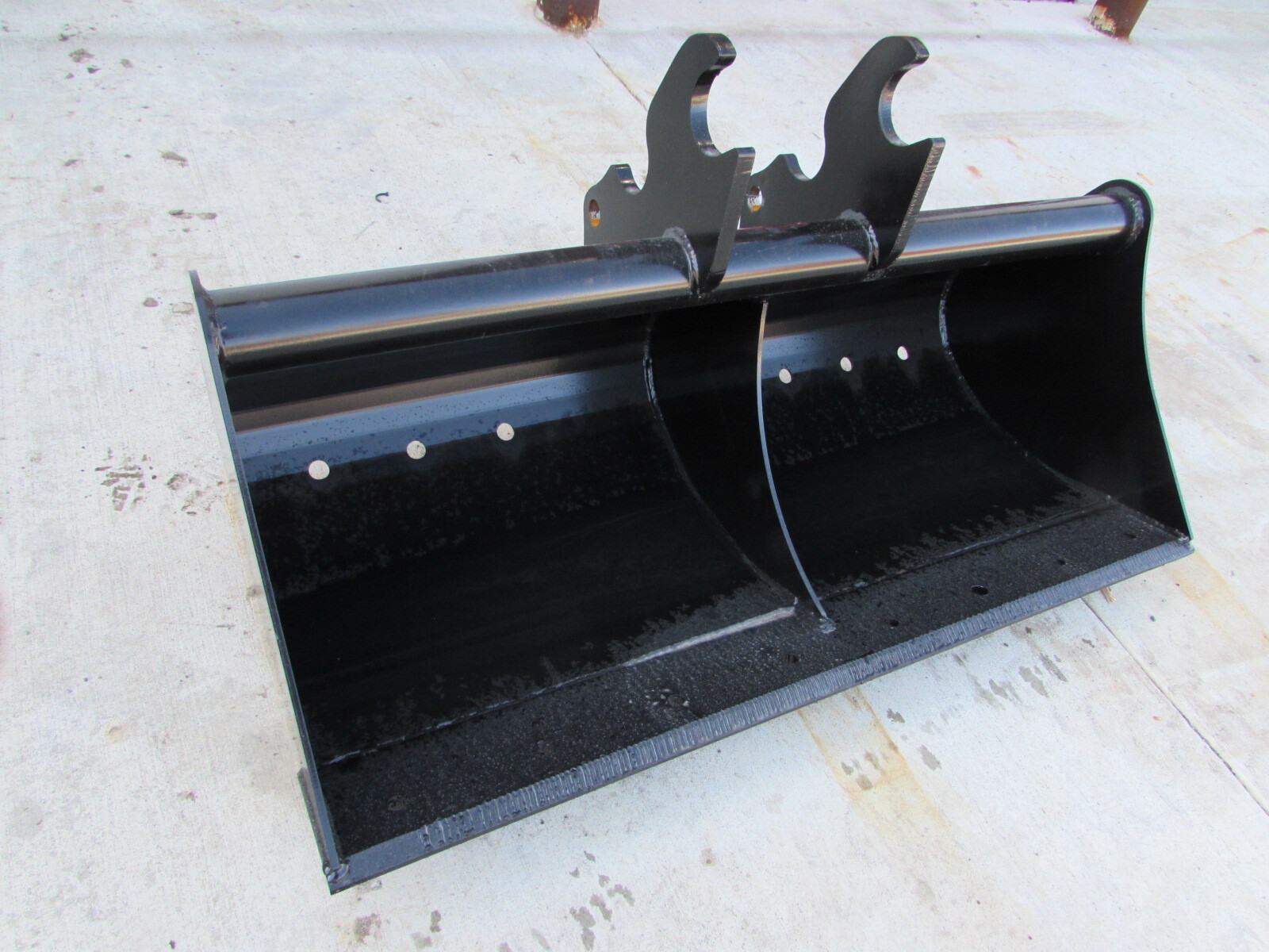 NEW KUBOTA EXCAVATOR 48" CLEANUP GRADING BUCKET KX121 KX040 KX71 KX91