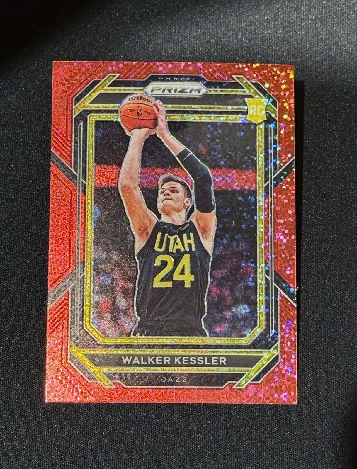Walker Kessler 2022-23 Panini Prizm Red Sparkle Rookie Card, Utah Jazz SP #234