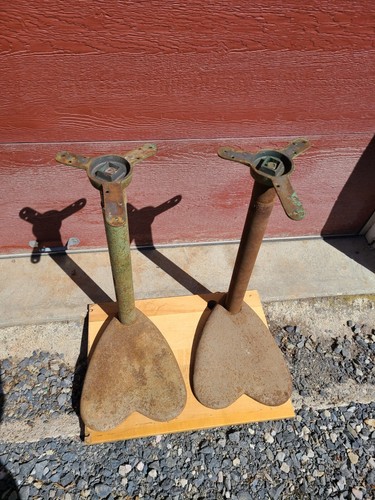 2 Antique Cast Iron Table Legs Tool Base Salvaged Machine Base Heart Shaped - Picture 2 of 23