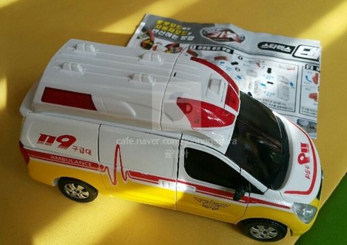 Hello Carbot DANDY RESCUE Hyundai Starex Ambulance Transformer Robot Car Toy - 第 6/6 張圖片