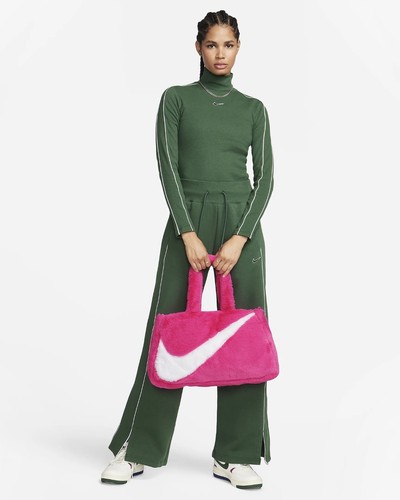 Nike Sportswear Faux Fur Large Duffle Tote Bag Fuchsia/White New FB3050 617 - Picture 5 of 6