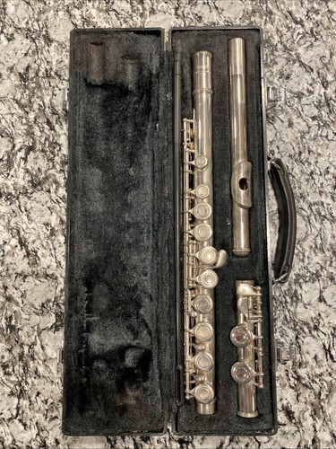 ⚫️⚫️YAMAHA, FLUTE 225N, Original Case. Only One Previous Owner. Great Value.