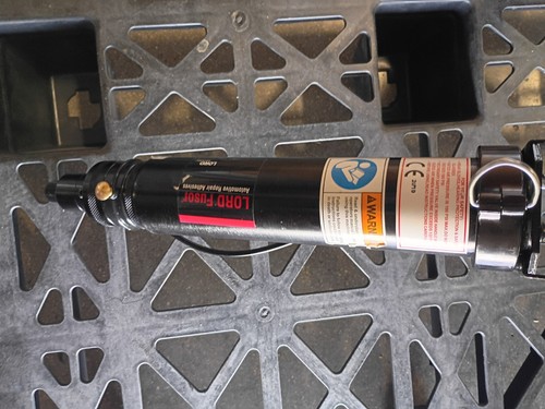 LORD Fusor 420N Pneumatic Caulk Gun Black Industrial Model 420N