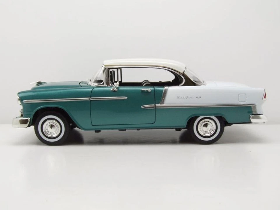 Chevrolet Bel Air Hardtop 1955 Verde Metallizzato Bianco Modellino 1:18 MotorMax - Immagine 3 di 4