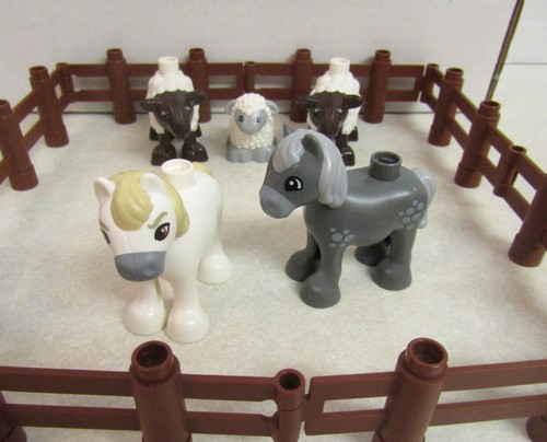 DUPLO Farm 12 Animals Horses Sheep Goats Pig Dog Chickens Rooster & Fence - Picture 6 of 8