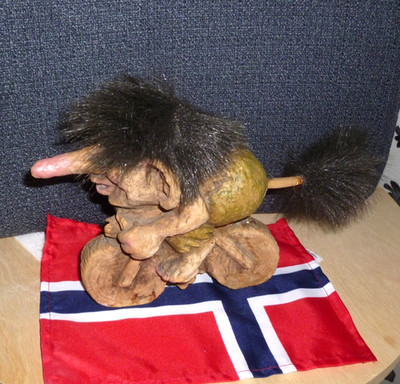 Nyform Troll mit Fahrrad Höhe ca 14 cm Nr. 251