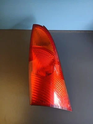 Ford Focus 1 / Feux arrière Gauche / xs4113405a - Photo 1/3