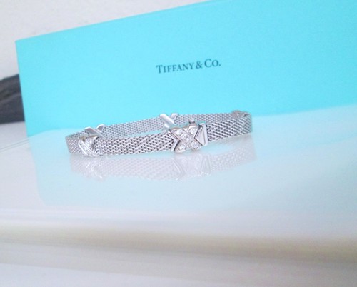 Tiffany & Co 18ct White Gold Heavy Brilliant Cut Diamond Mesh Cross Bracelet - Picture 7 of 14