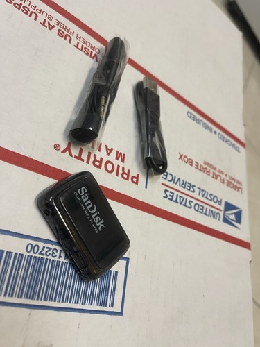 SanDisk Clip Jam (8GB) MP3Player Black ExpandableSD, Pre-load W/ Gospel Of Luke - Picture 2 of 6