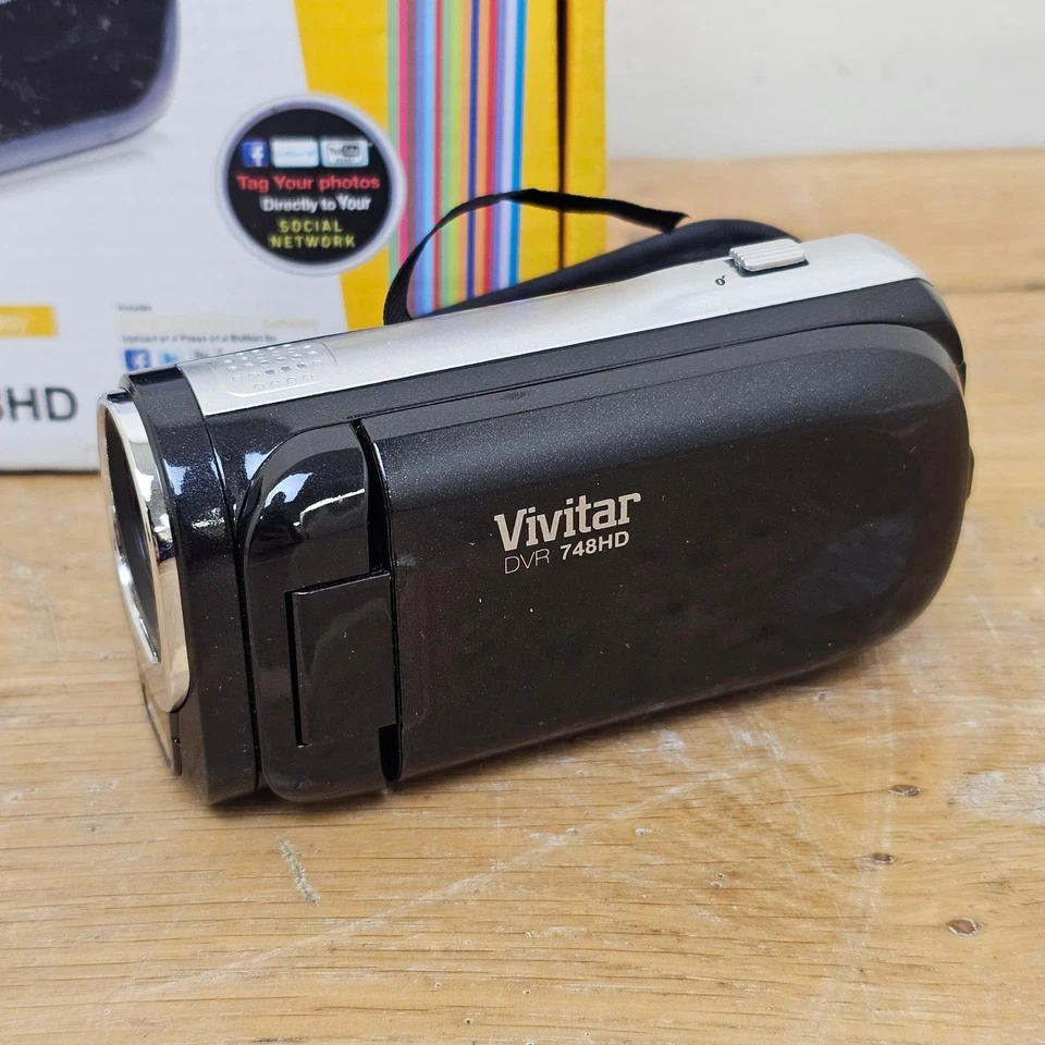 VIVITAR DVR 748HD Camcorder 2.4 Inch Screen 4x Digital Zoom SD Support NO - Image 2 of 4