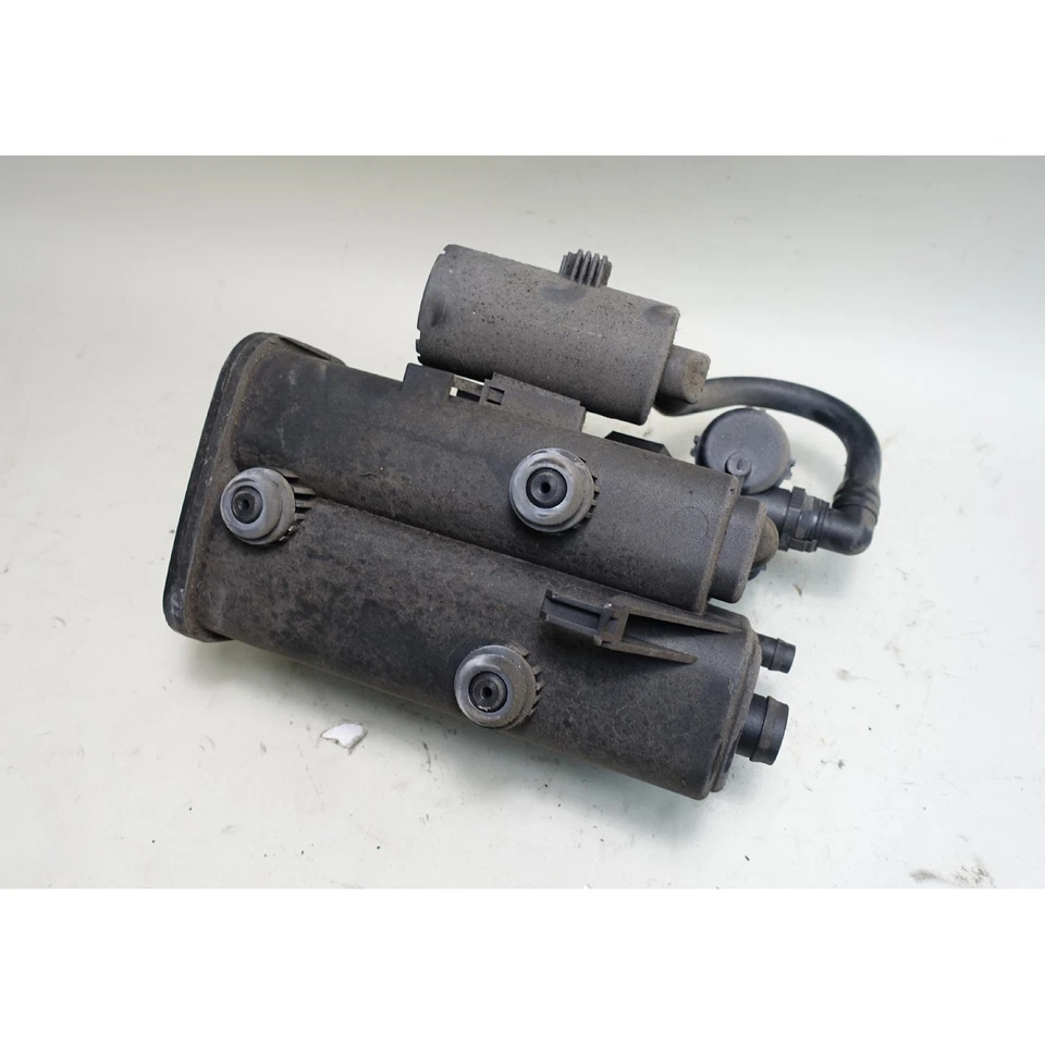 01-03 BMW E39 Serie 5 Touring Wagon bote de carbón evapado de fábrica con LDP OEM Foto 3 de 3