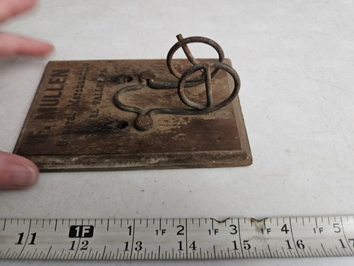 Vintage F. Mullen General Merchandise Centre Valley PA Wood Broom Holder? Rare - Foto 8 di 10