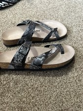 slippers