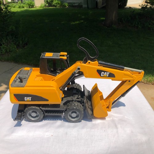 Bruder Caterpillar Wheeled Excavator w/ Blade 2006 Germany Cat 1517/01 - Picture 5 of 10