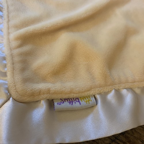 Hallmark Itty Bittys Yellow Lion 14" Security Blanket Lovey Satin Trim - Picture 2 of 4