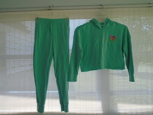 Old Navy Mädchen Gr. M (10-12) 2-teilig grün Jogginghose & Langarm Oberteil mit Kapuze - Bild 1 von 8