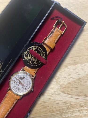 NOS VINTAGE LORUS MICKEY WATCH SIXTY YEARS WALT DISNEY UHR V515-1858 - Bild 2 von 9