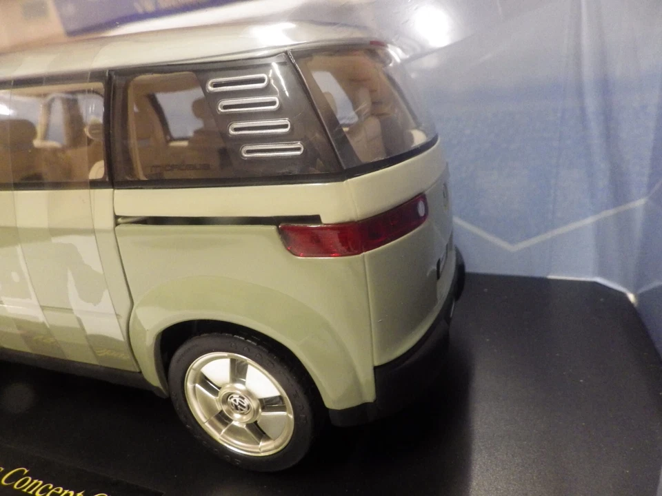 V.W. MICROBUS CONCEPT CAR REVELL 1/18CON SCATOLA - Immagine 3 di 4