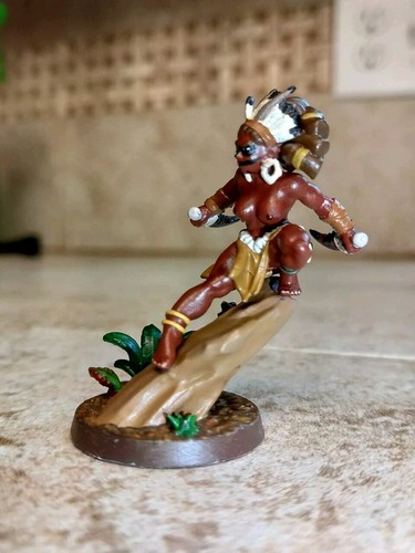 Kala the Headhunter Amazon barbarian Warrior handpainted nsfw pinup miniature - Picture 2 of 10