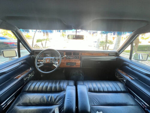 1989 Lincoln Town Car 13K INCREDIBLY LOW MILES - CLEAN SOUTHERN CAR - RARE FIND - Picture 8 of 24