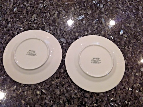 Two Mikasa 8" Salad Plates - Classic Flair White Calla Lily K1991 - GUC - Picture 9 of 12