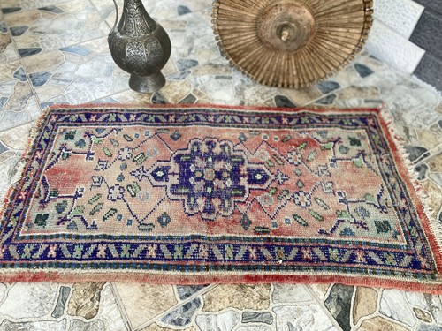 Turkish Vintage Rug, Farmhouse Geometric Hand-Knotted Wool Medallion Rug 2x4 ft - Picture 2 of 10