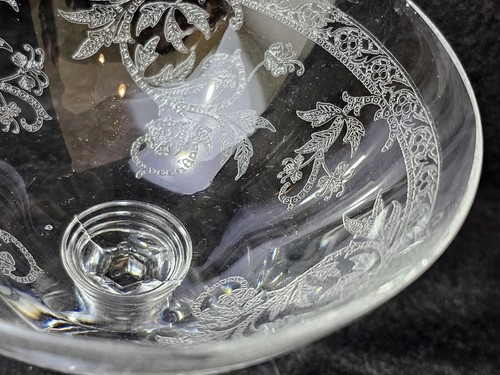 HEISEY CLEAR ETCHED GLASS SHERBERT/ CHAMPAGNE GLASS 3 3/4" TALL FLORAL/VINE - Picture 4 of 16