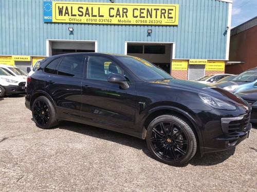 Porsche Cayenne 4.2 TD V8 S Platinum Edition TiptronicS 4WD Euro6 (s/s) 5dr 2017 - Picture 11 of 24