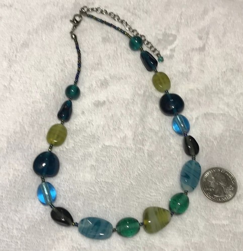 Beautiful Glass Beaded Necklace READ DESCRIPTION - Picture 2 of 4